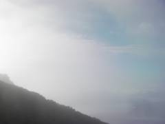晴れ出した霧